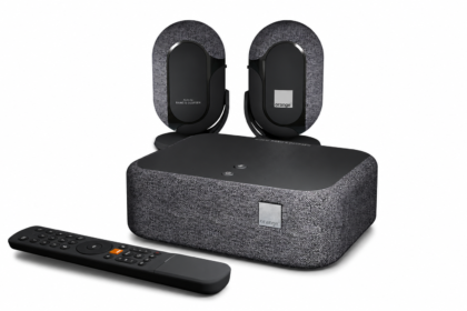 Décodeur Home Cinema Orange, télécommande et deux enceintes immersives optionnelles