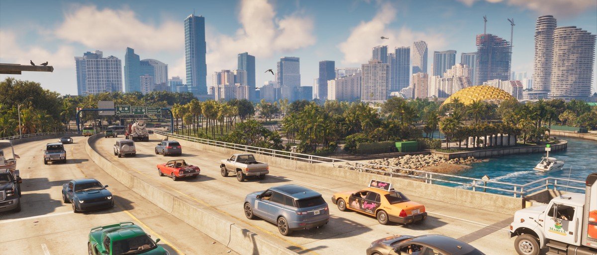 Circulation sur une autoroute de Vice City avec les gratte-ciel en arrière-plan dans GTA VI