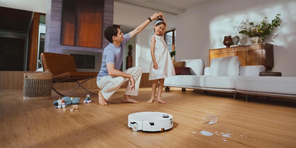 Roborock Saros 20 Flow Complete blanc dans un salon